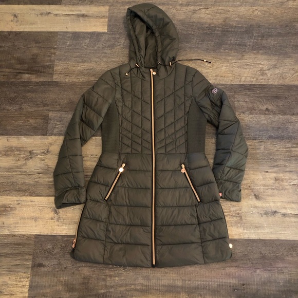 Bernardo Jacket never worn beautiful coat NWOT size Smsll